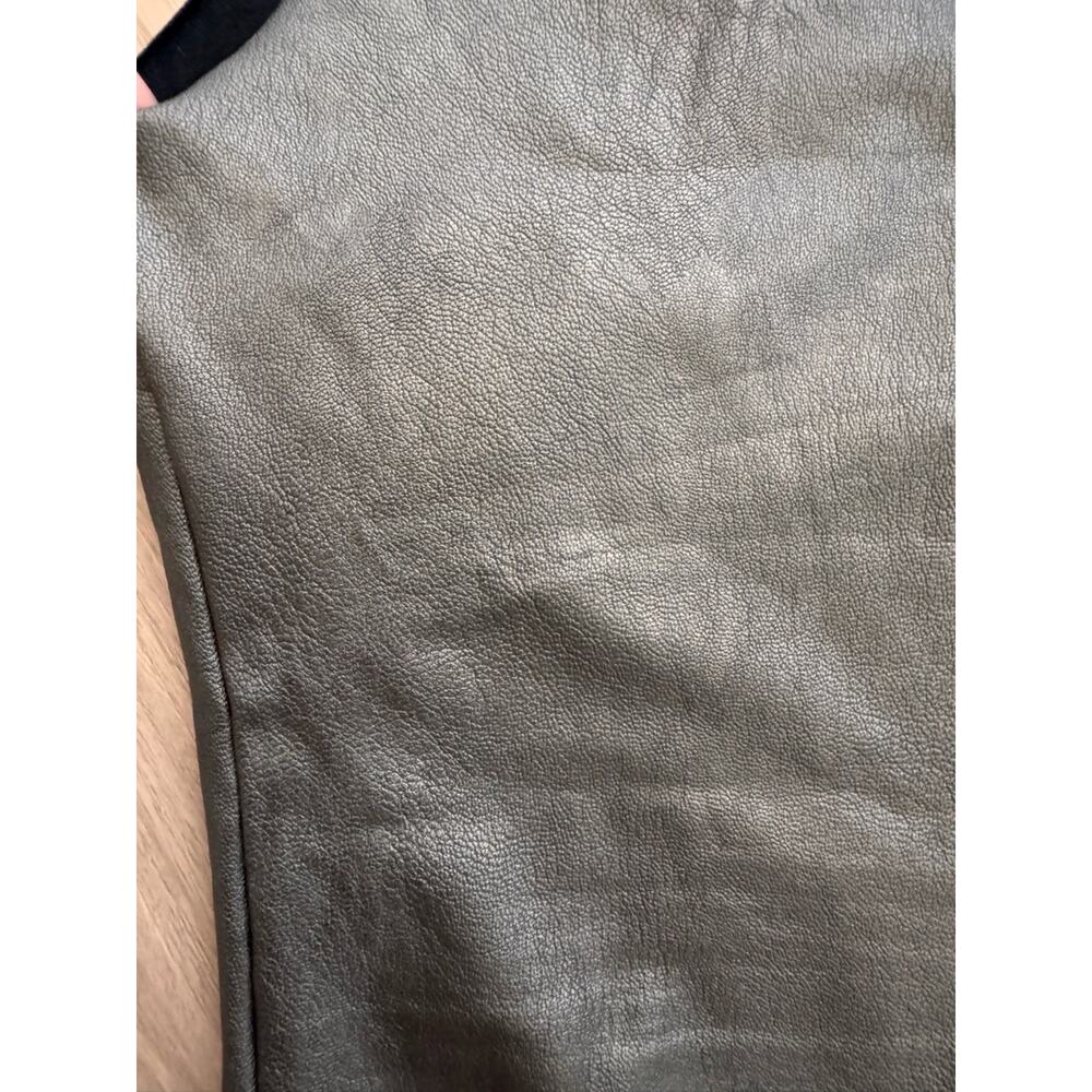 Commando faux leather Sleeveless V-Neck Shapewear Bodysuit in Metallic gunmetal - Picture 5 of 6